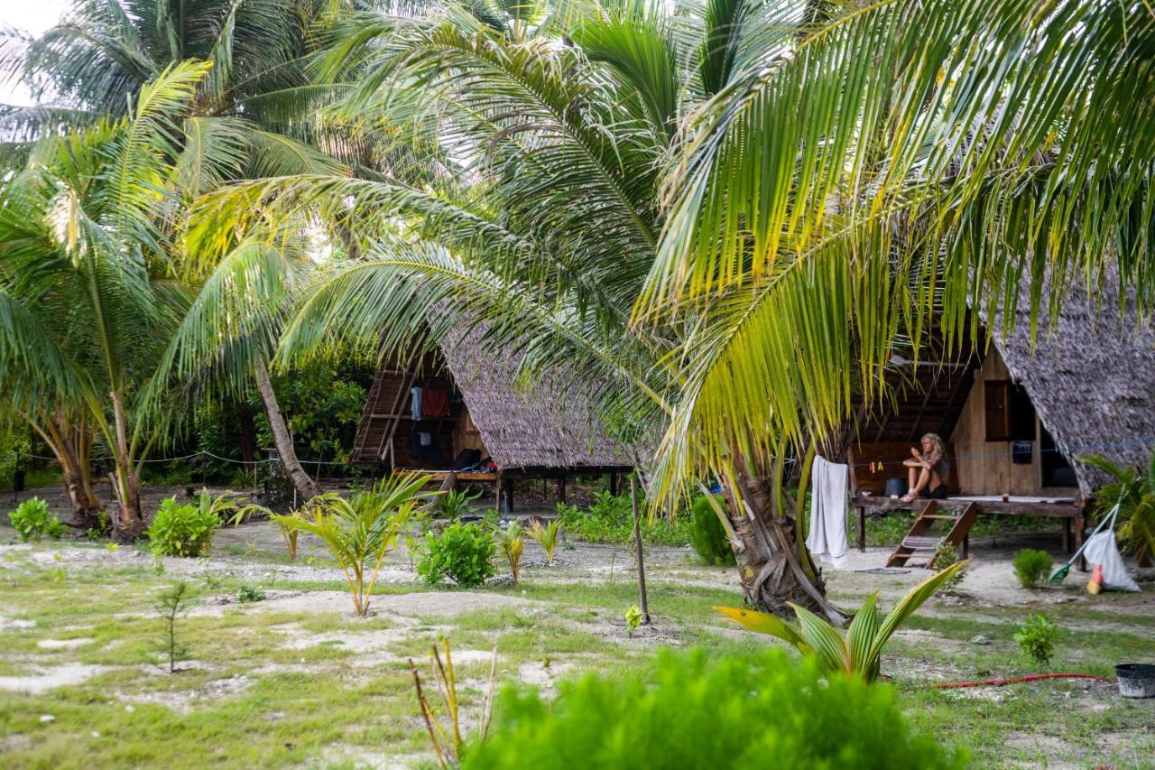 Tailana Island Pulau Banyak Hotel Alaban ภายนอก รูปภาพ