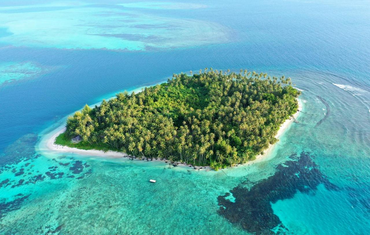 Tailana Island Pulau Banyak Hotel Alaban ภายนอก รูปภาพ