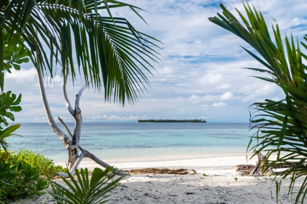 Tailana Island Pulau Banyak Hotel Alaban ภายนอก รูปภาพ